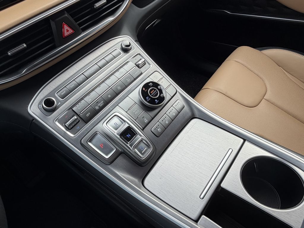 Fahrzeugabbildung Hyundai SANTA FE 1.6 Plugin-Hybrid 4WD Signature