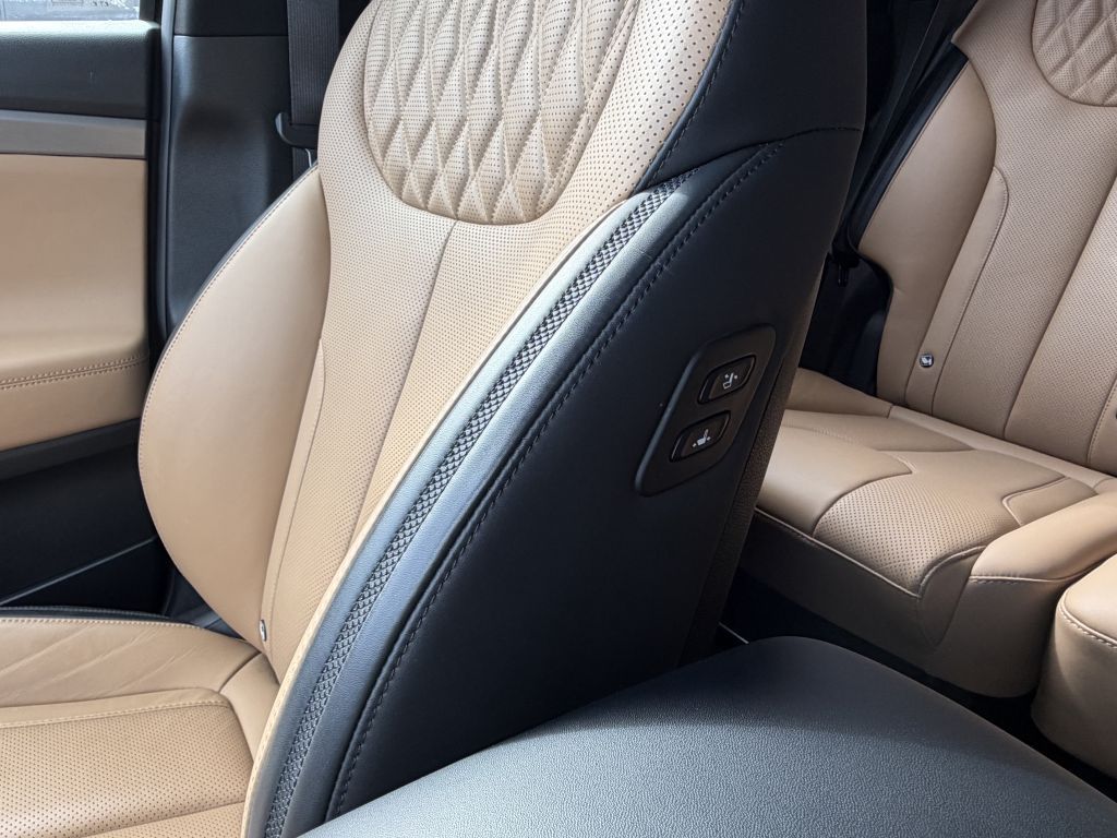 Fahrzeugabbildung Hyundai SANTA FE 1.6 Plugin-Hybrid 4WD Signature