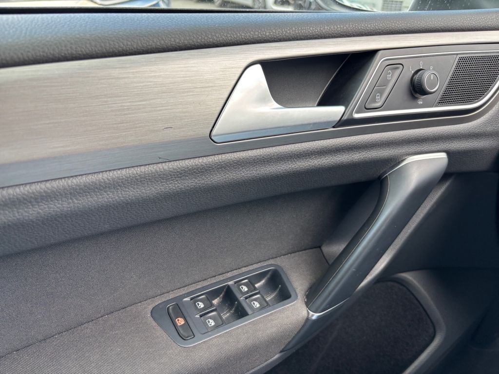 Fahrzeugabbildung Volkswagen Golf Sportsvan 1.2 TSI (BlueMotion Technology) C