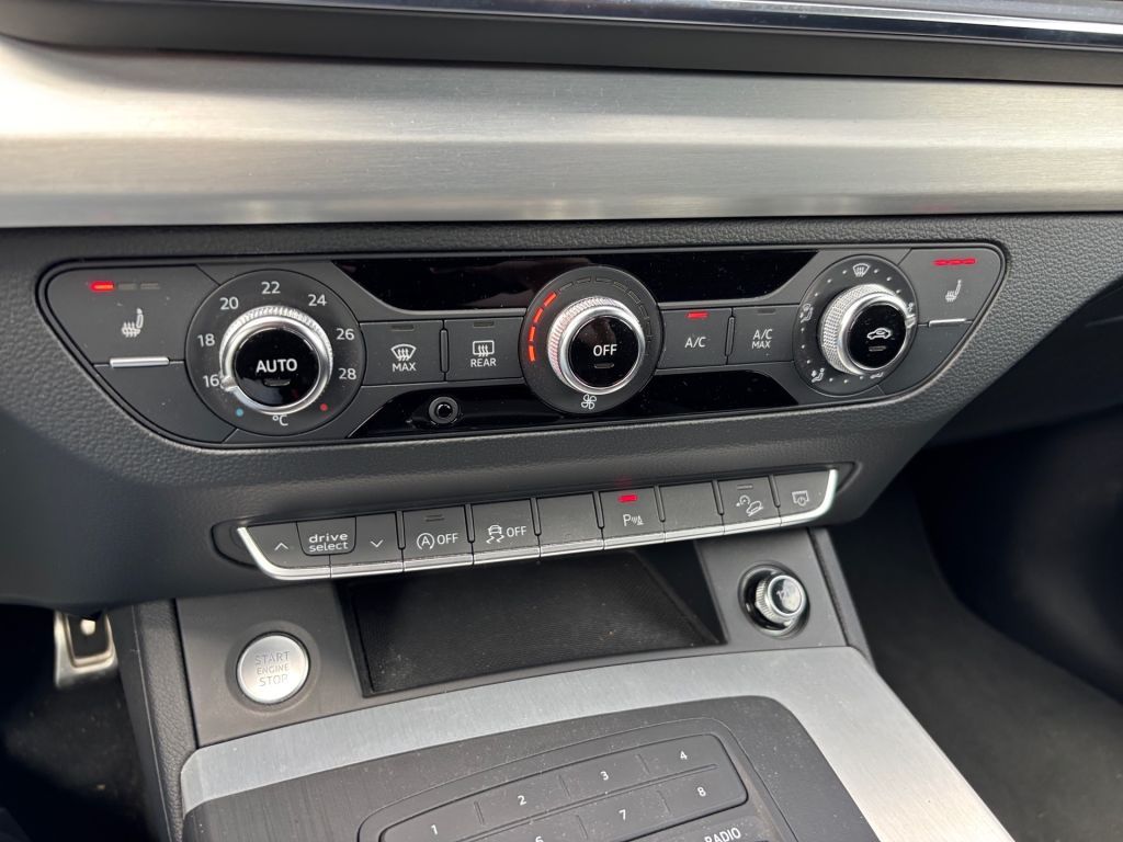 Fahrzeugabbildung Audi Q5 45 TDI quattro tiptronic sport *Paket S-Line*