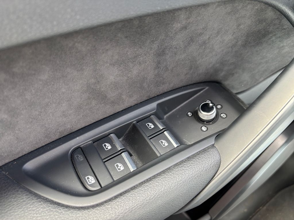 Fahrzeugabbildung Audi Q5 45 TDI quattro tiptronic sport *Paket S-Line*