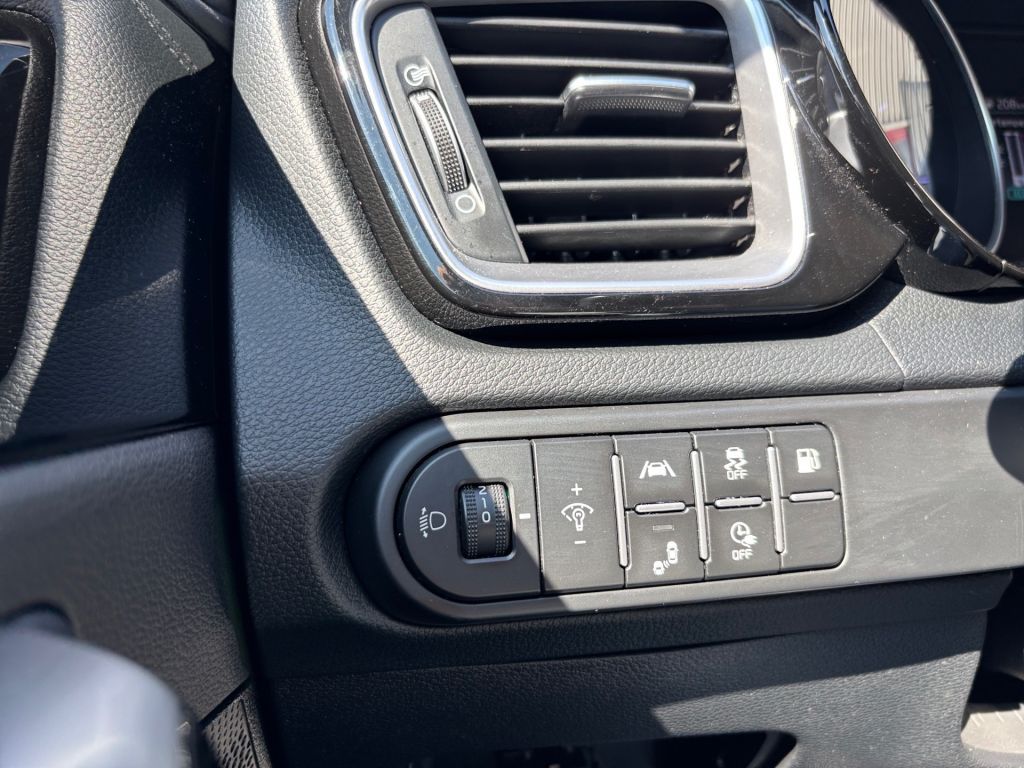 Fahrzeugabbildung Kia Ceed SW 1.6 GDI DCT OPF PHEV Spirit *unfallfrei*