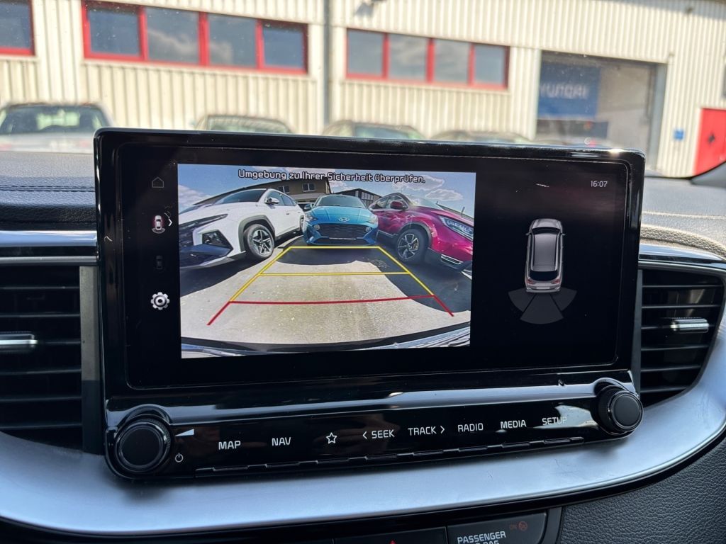 Fahrzeugabbildung Kia Ceed SW 1.6 GDI DCT OPF PHEV Spirit *unfallfrei*