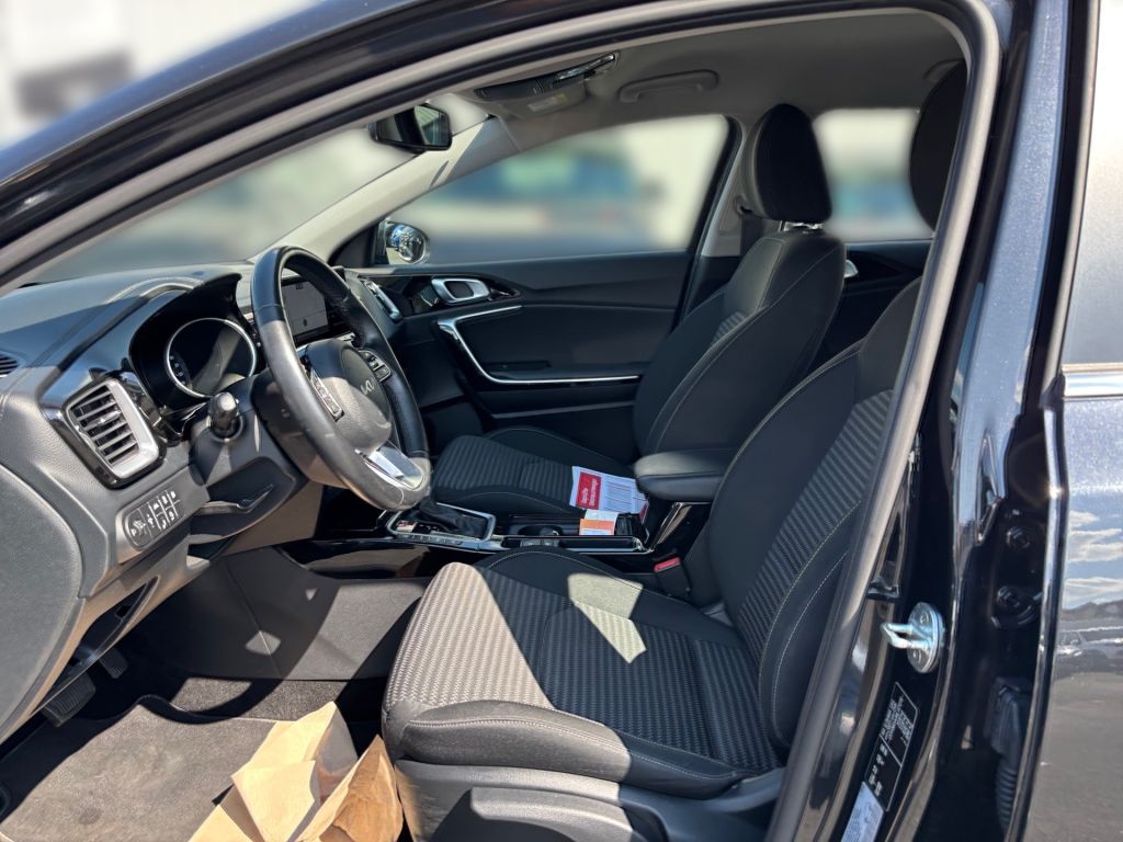 Fahrzeugabbildung Kia Ceed SW 1.6 GDI DCT OPF PHEV Spirit *unfallfrei*