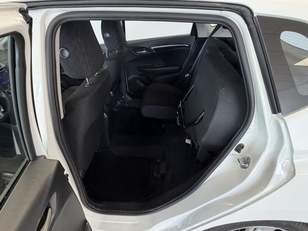 Fahrzeugabbildung Honda Jazz 1.3 i-VTEC Comfort + Anhängerkupplung +