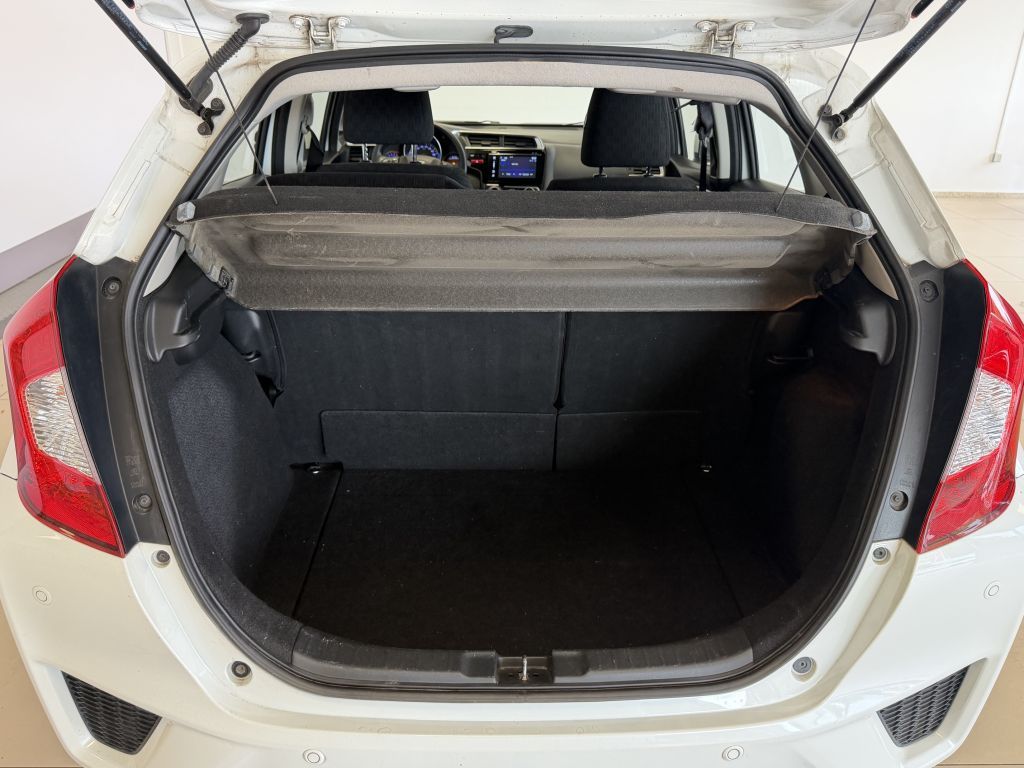 Fahrzeugabbildung Honda Jazz 1.3 i-VTEC Comfort + Anhängerkupplung +