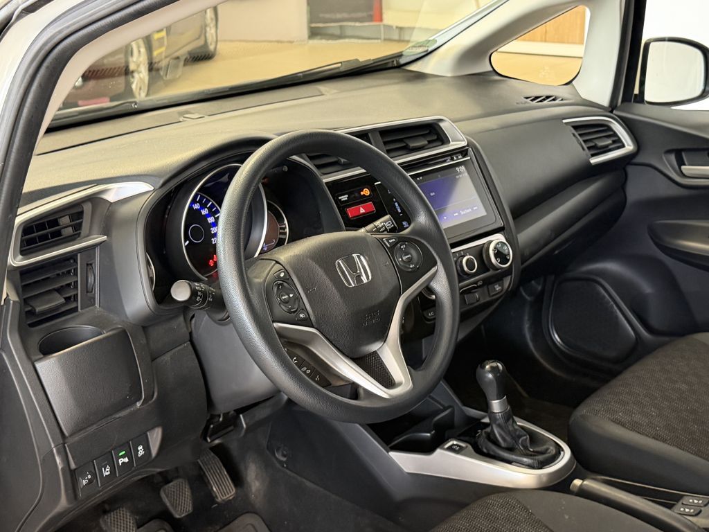 Fahrzeugabbildung Honda Jazz 1.3 i-VTEC Comfort + Anhängerkupplung +