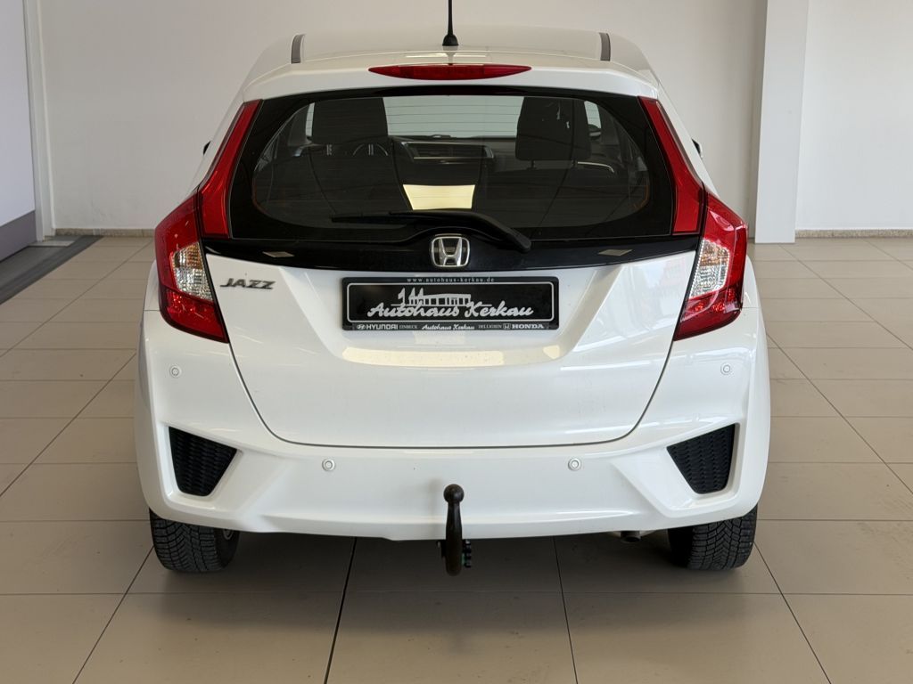Fahrzeugabbildung Honda Jazz 1.3 i-VTEC Comfort + Anhängerkupplung +
