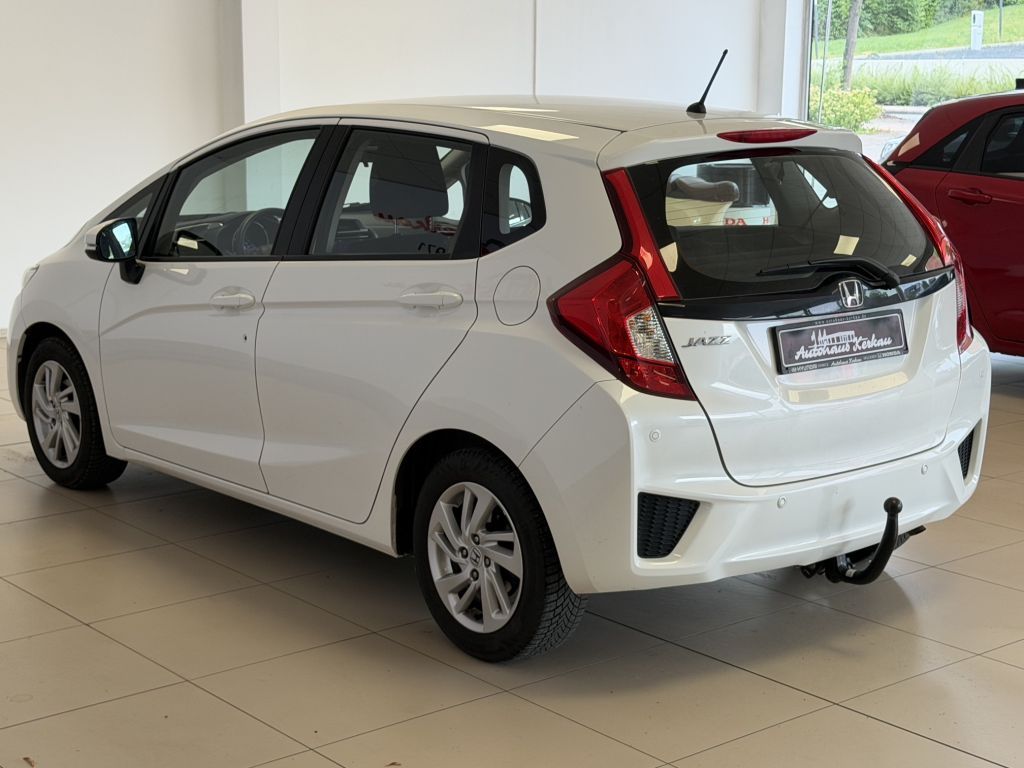 Fahrzeugabbildung Honda Jazz 1.3 i-VTEC Comfort + Anhängerkupplung +