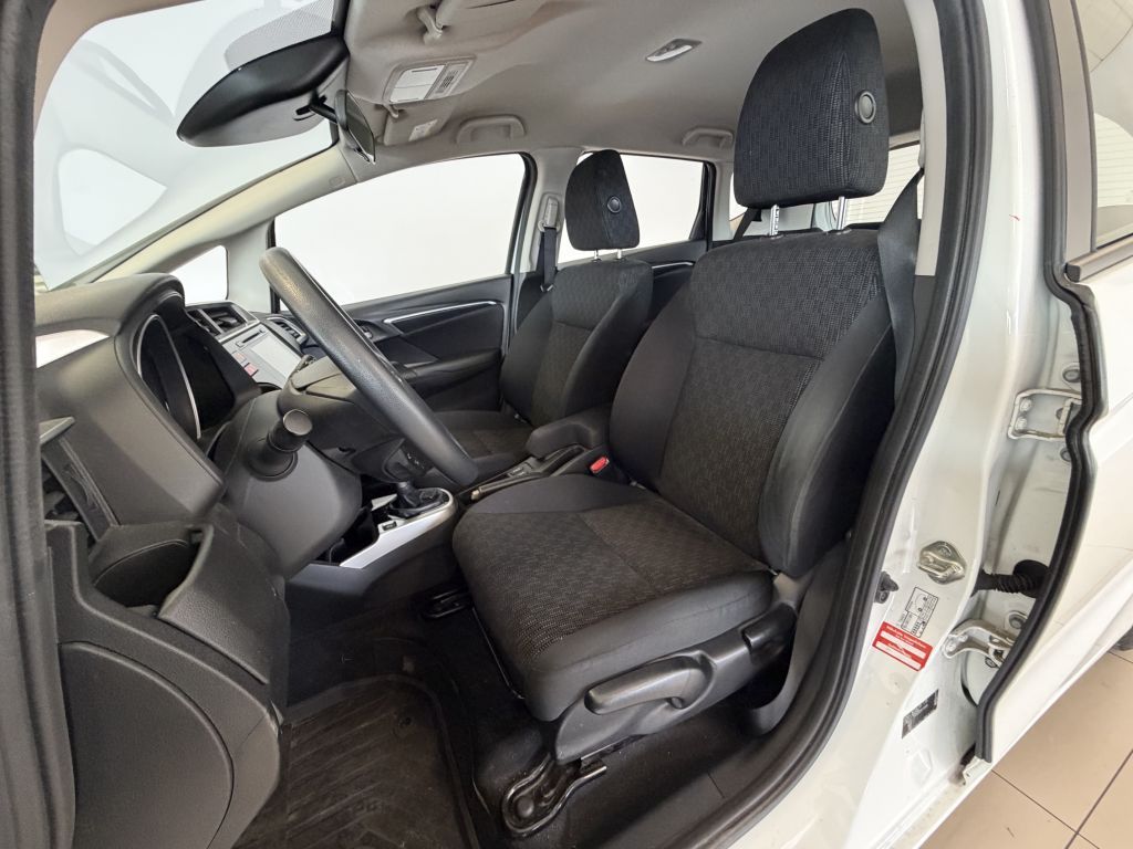 Fahrzeugabbildung Honda Jazz 1.3 i-VTEC Comfort + Anhängerkupplung +