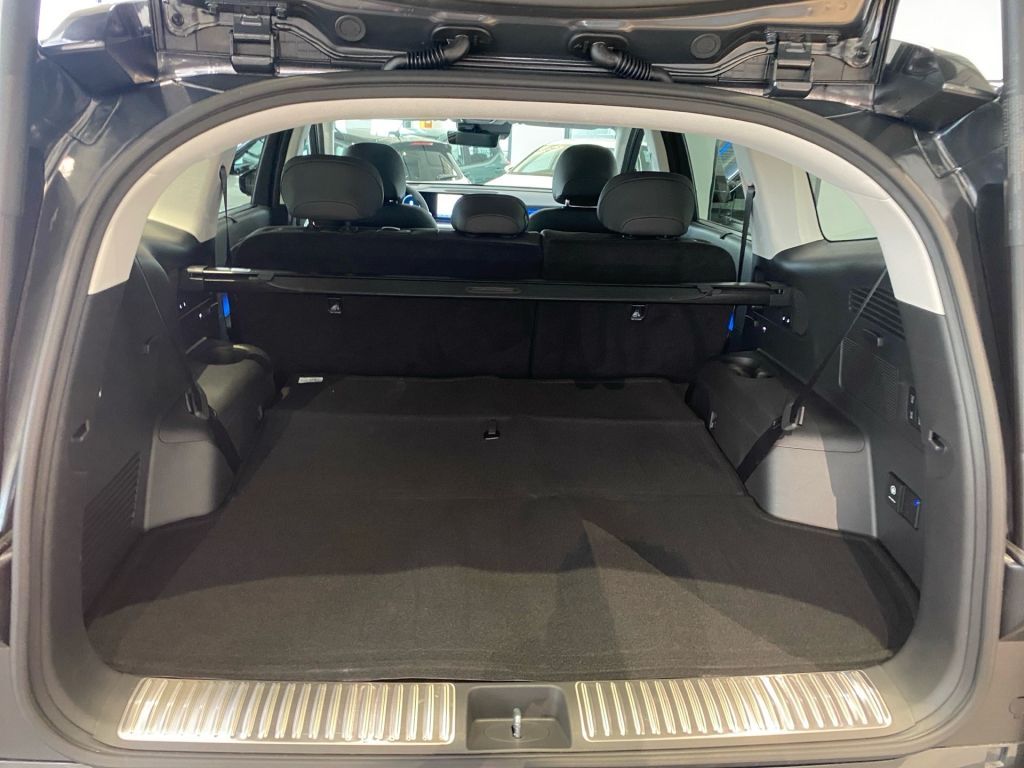 Fahrzeugabbildung Hyundai IONIQ 9 110 kWh 4WD Uniq 7 Sitzer
