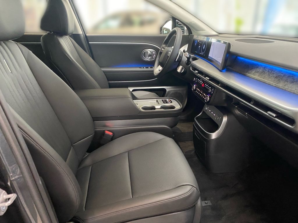 Fahrzeugabbildung Hyundai IONIQ 9 110 kWh 4WD Uniq 7 Sitzer