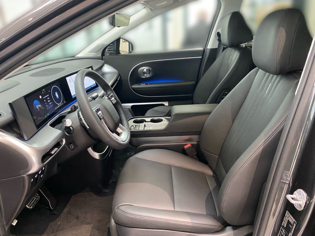 Fahrzeugabbildung Hyundai IONIQ 9 110 kWh 4WD Uniq 7 Sitzer