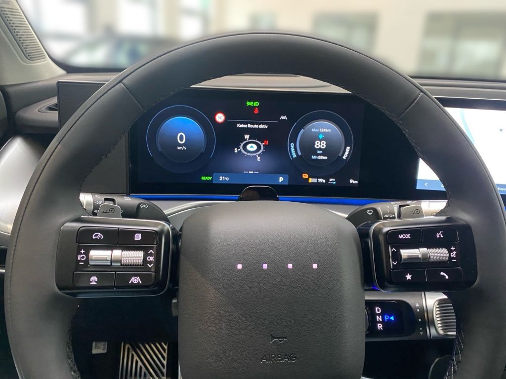 Fahrzeugabbildung Hyundai IONIQ 9 110 kWh 4WD Uniq 7 Sitzer