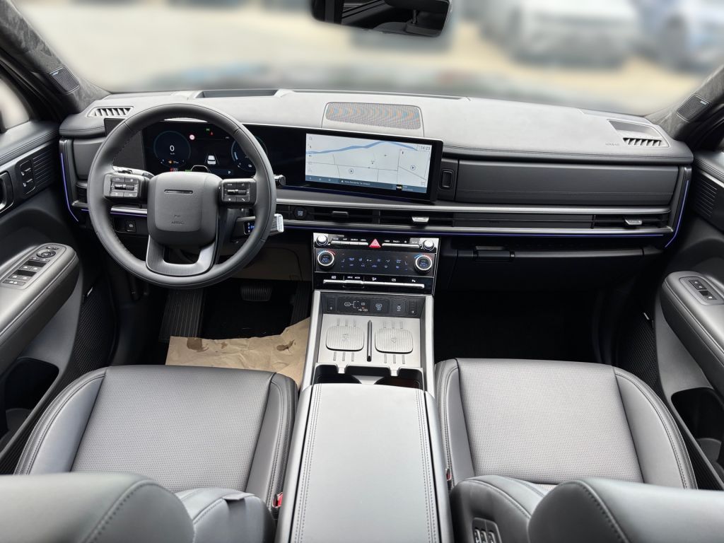 Fahrzeugabbildung Hyundai SANTA FE 1.6 HEV 2WD Blackline 7-Sitzer
