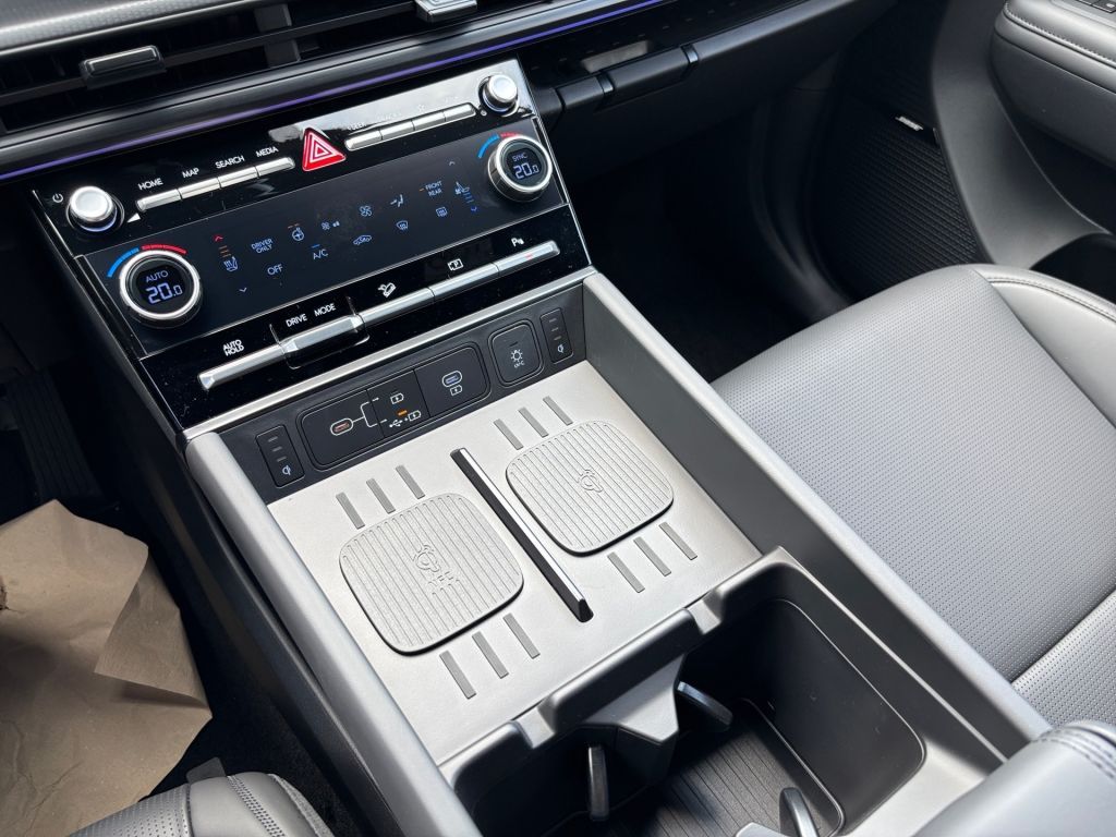 Fahrzeugabbildung Hyundai SANTA FE 1.6 HEV 2WD Blackline 7-Sitzer