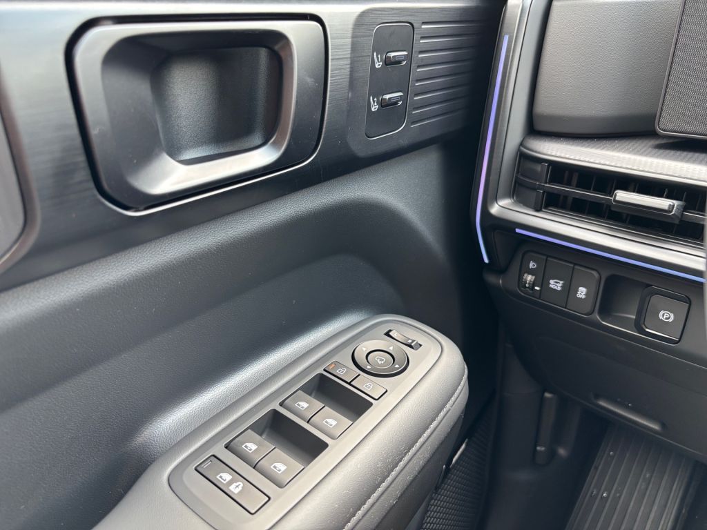 Fahrzeugabbildung Hyundai SANTA FE 1.6 HEV 2WD Blackline 7-Sitzer