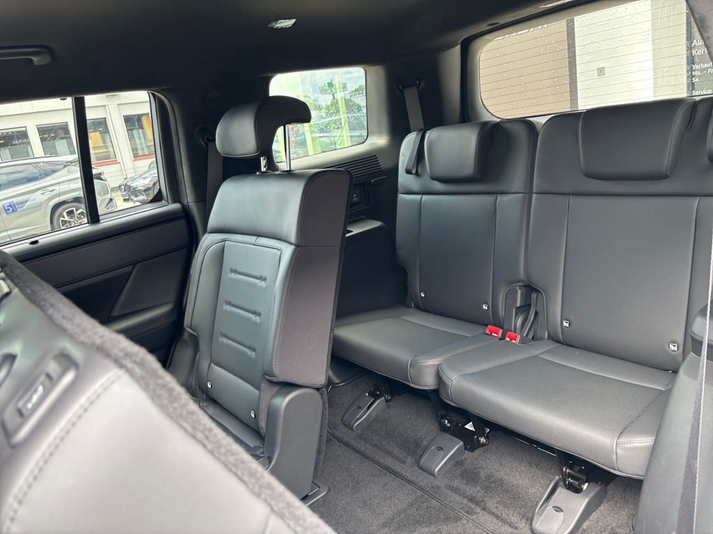 Fahrzeugabbildung Hyundai SANTA FE 1.6 HEV 2WD Blackline 7-Sitzer