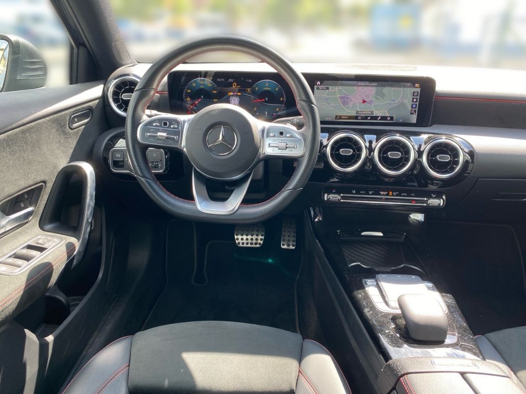 Fahrzeugabbildung Mercedes-Benz A 220 d 8G-DCT AMG Line *8fach bereift* Fahrassi
