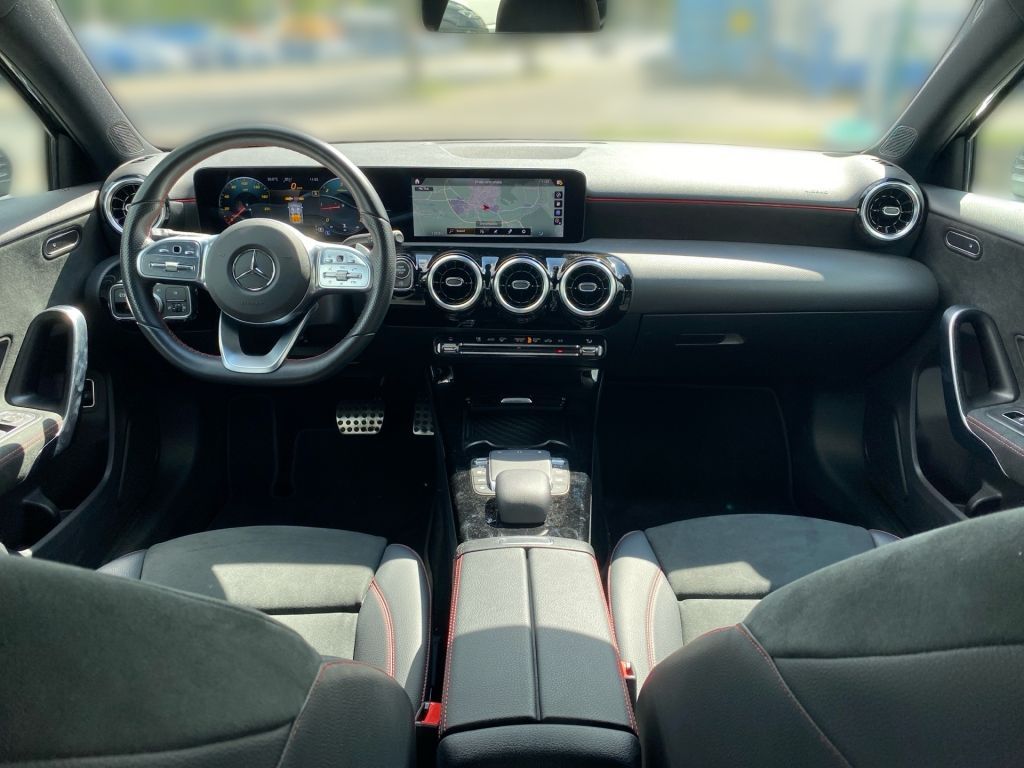 Fahrzeugabbildung Mercedes-Benz A 220 d 8G-DCT AMG Line *8fach bereift* Fahrassi