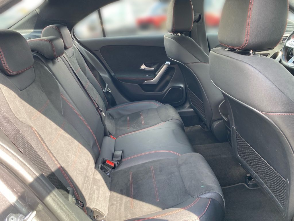 Fahrzeugabbildung Mercedes-Benz A 220 d 8G-DCT AMG Line *8fach bereift* Fahrassi