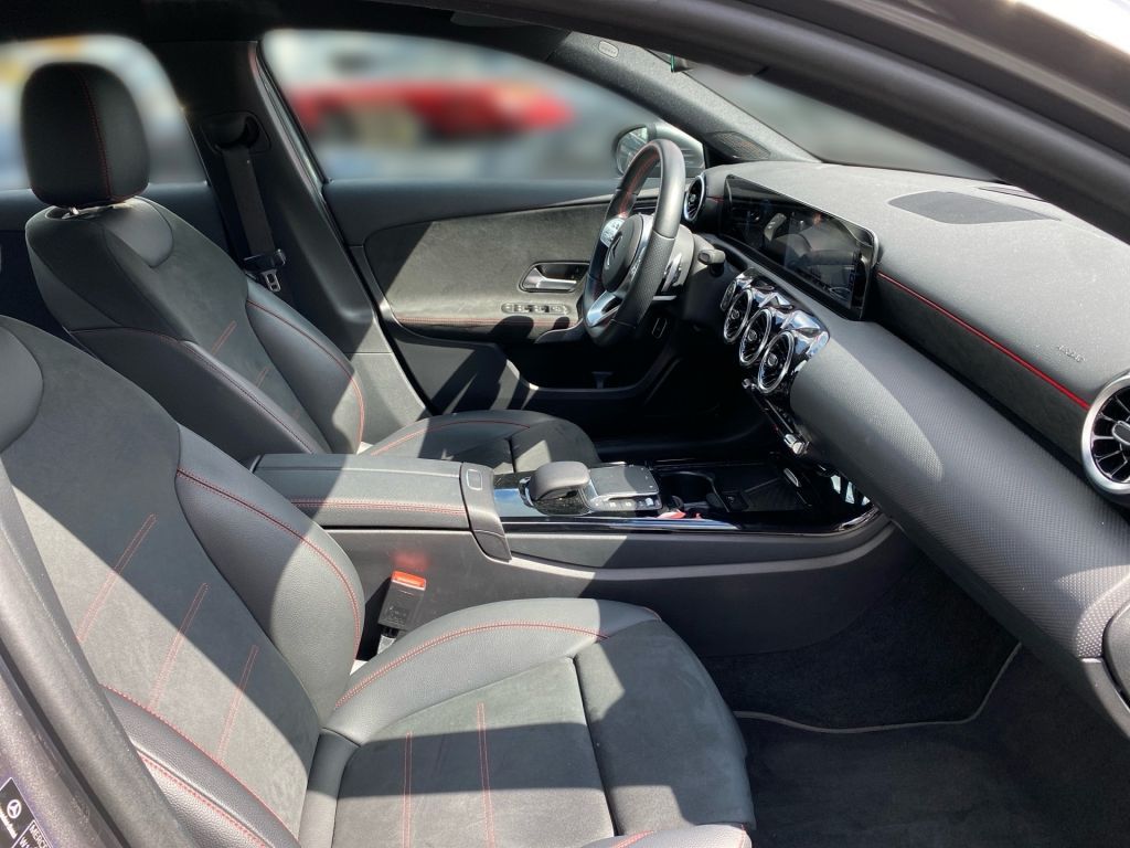 Fahrzeugabbildung Mercedes-Benz A 220 d 8G-DCT AMG Line *8fach bereift* Fahrassi