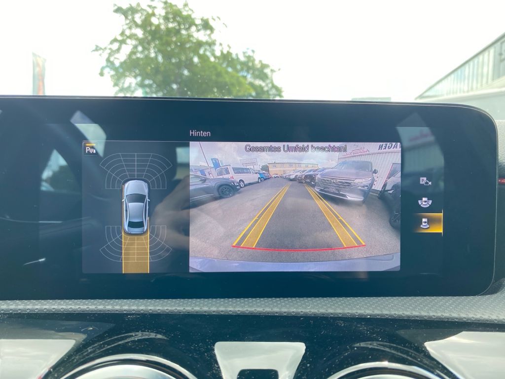 Fahrzeugabbildung Mercedes-Benz A 220 d 8G-DCT AMG Line *8fach bereift* Fahrassi