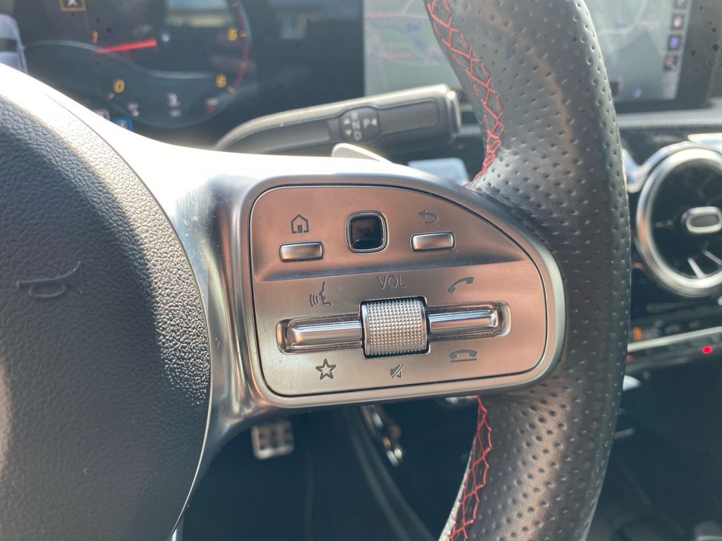 Fahrzeugabbildung Mercedes-Benz A 220 d 8G-DCT AMG Line *8fach bereift* Fahrassi