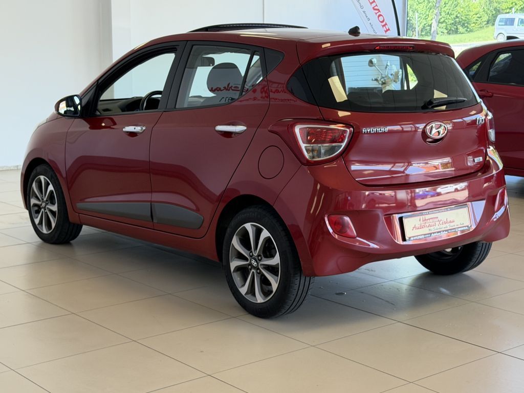 Fahrzeugabbildung Hyundai i10 1.2 Style + 1.Hand + Schiebedach + Winterräd