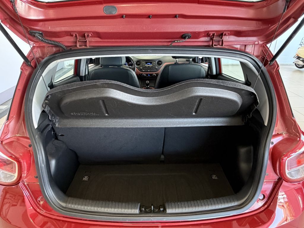 Fahrzeugabbildung Hyundai i10 1.2 Style + 1.Hand + Schiebedach + Winterräd