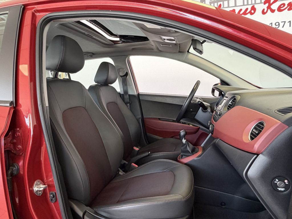 Fahrzeugabbildung Hyundai i10 1.2 Style + 1.Hand + Schiebedach + Winterräd