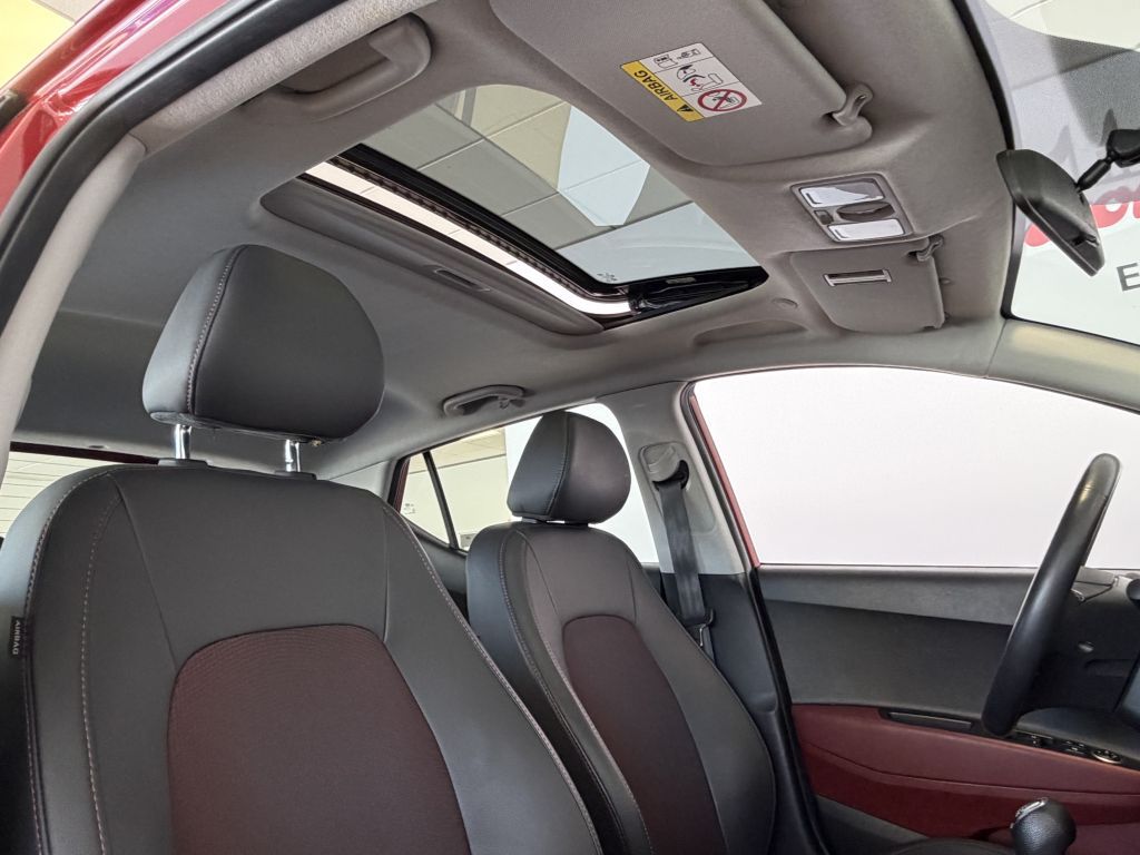 Fahrzeugabbildung Hyundai i10 1.2 Style + 1.Hand + Schiebedach + Winterräd