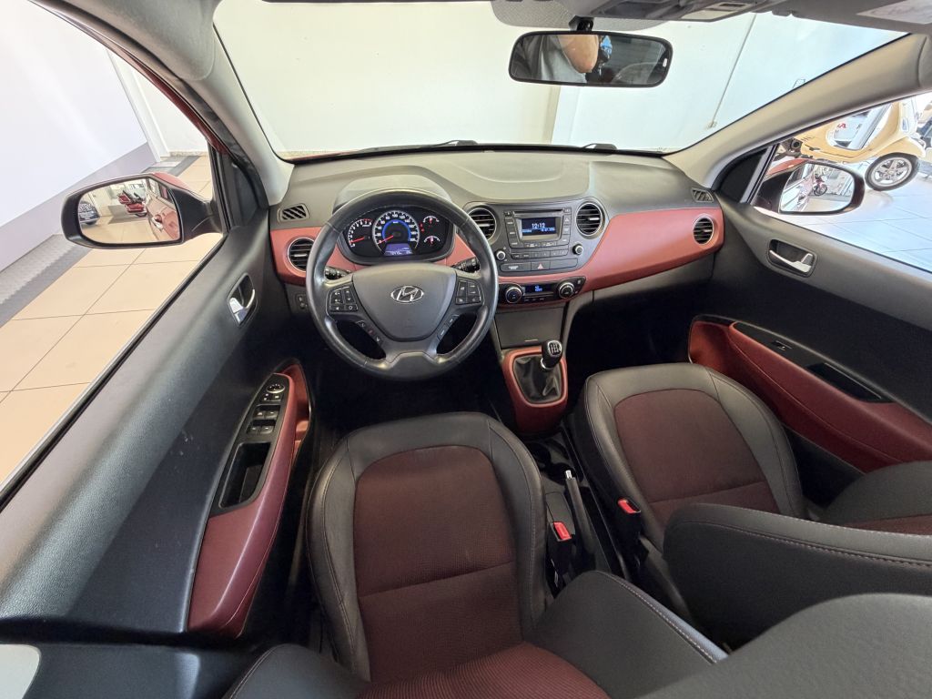 Fahrzeugabbildung Hyundai i10 1.2 Style + 1.Hand + Schiebedach + Winterräd