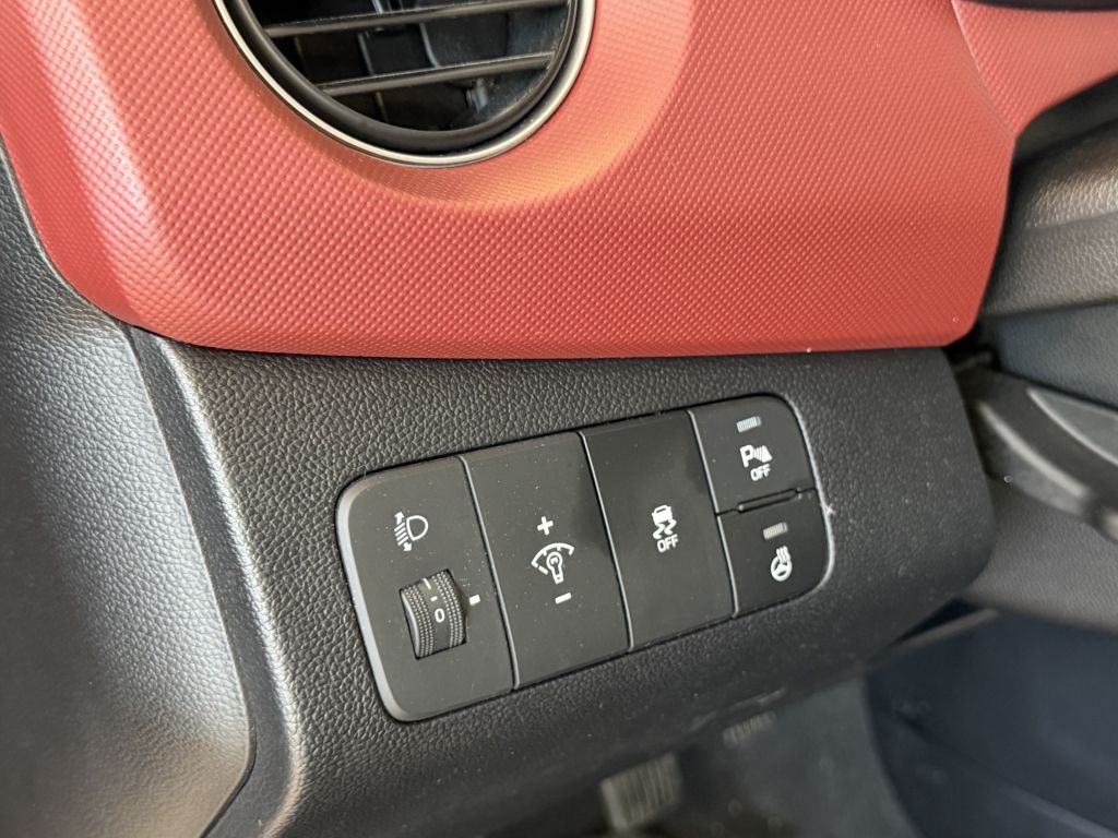 Fahrzeugabbildung Hyundai i10 1.2 Style + 1.Hand + Schiebedach + Winterräd