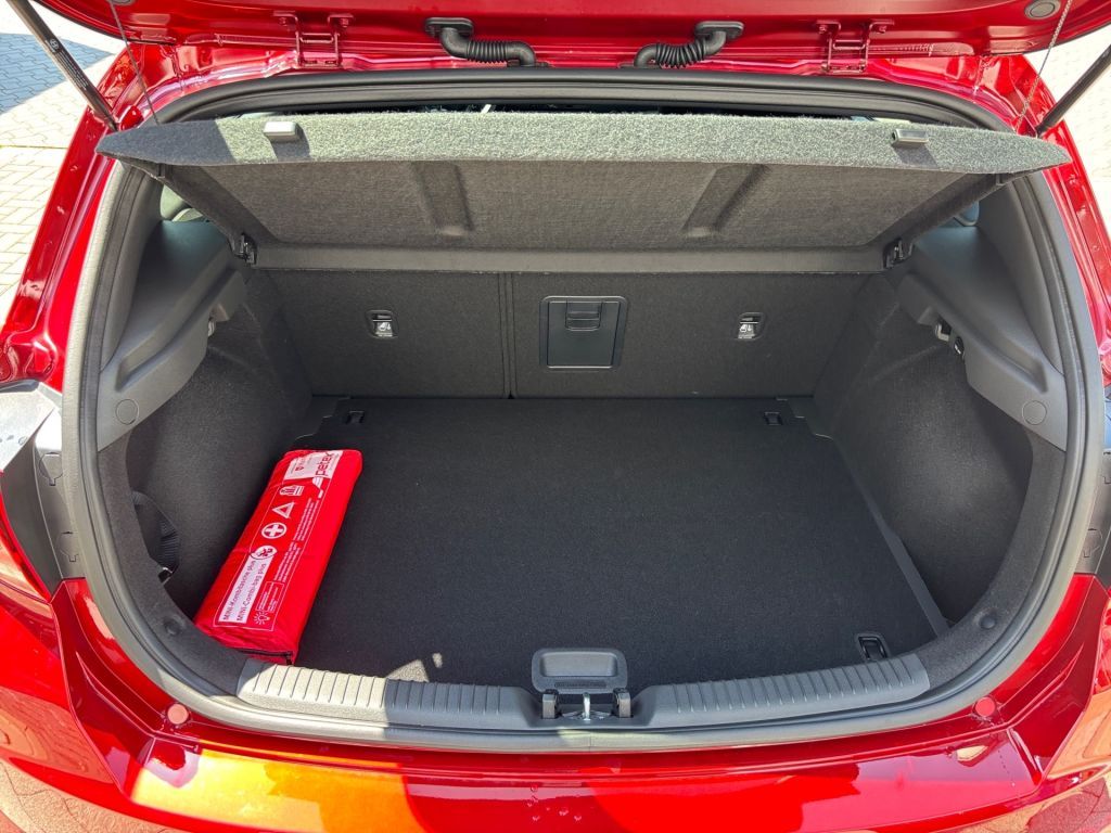 Fahrzeugabbildung Hyundai i30 1.6 T-GDI DCT Trend + Pano