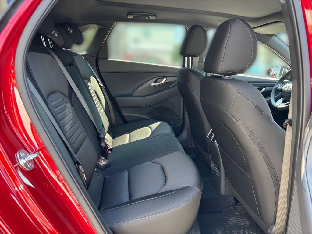 Fahrzeugabbildung Hyundai i30 1.6 T-GDI DCT Trend + Pano
