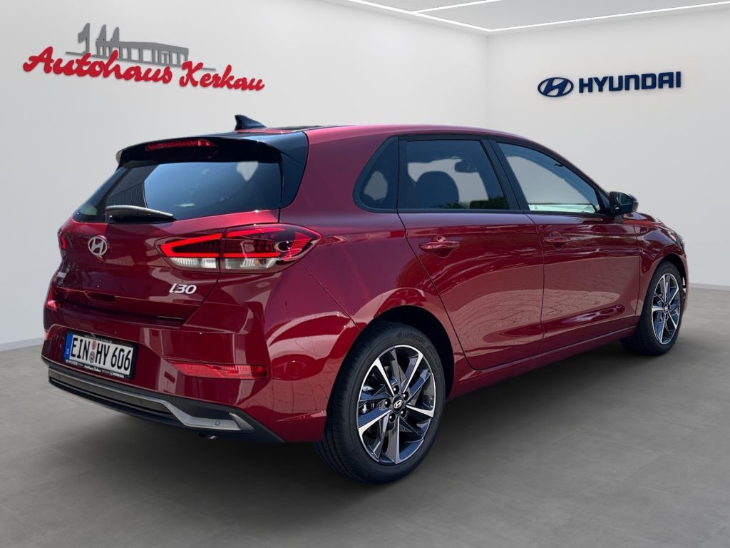Fahrzeugabbildung Hyundai i30 1.6 T-GDI DCT Trend + Pano