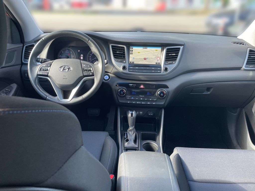 Fahrzeugabbildung Hyundai Tucson blue 1.7 CRDi 2WD DCT Premium *1HD*