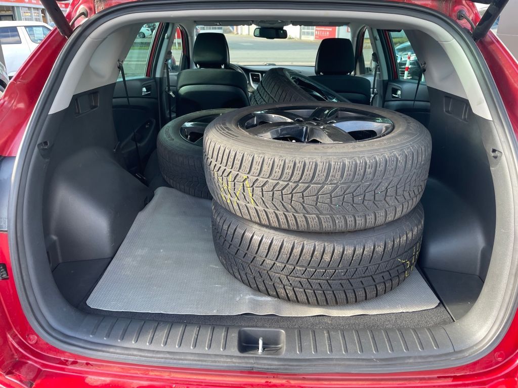 Fahrzeugabbildung Hyundai Tucson blue 1.7 CRDi 2WD DCT Premium *1HD*