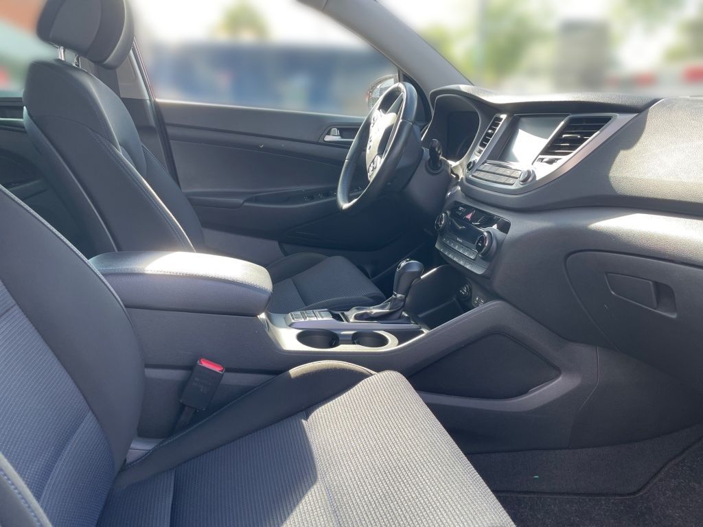 Fahrzeugabbildung Hyundai Tucson blue 1.7 CRDi 2WD DCT Premium *1HD*