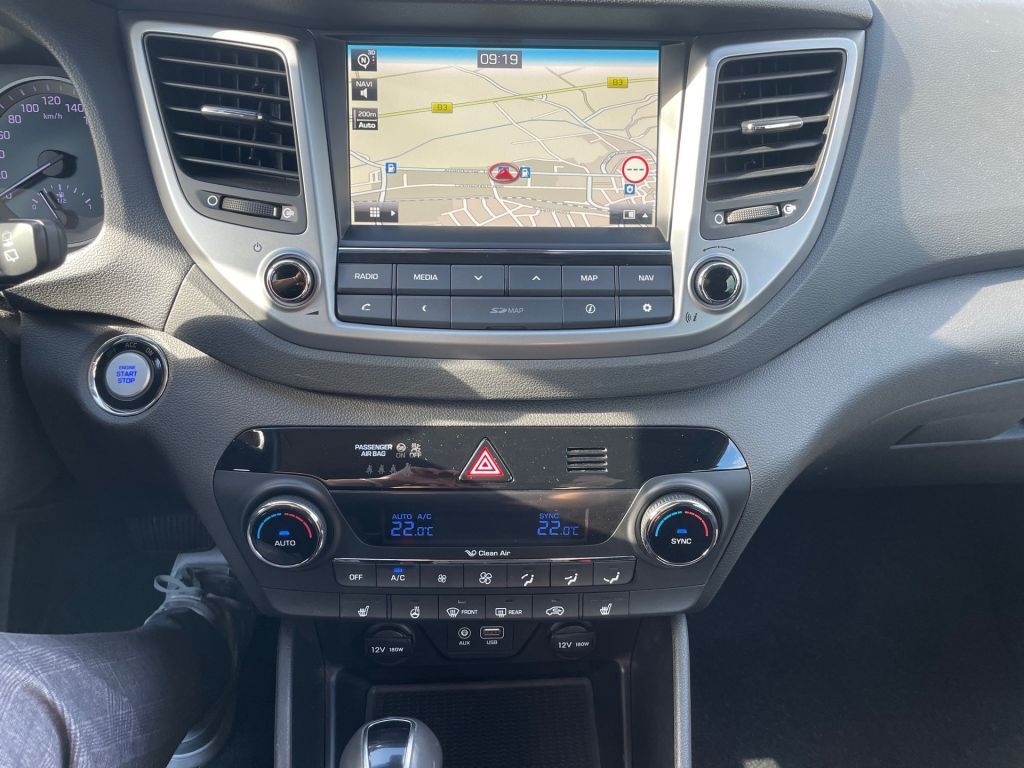 Fahrzeugabbildung Hyundai Tucson blue 1.7 CRDi 2WD DCT Premium *1HD*