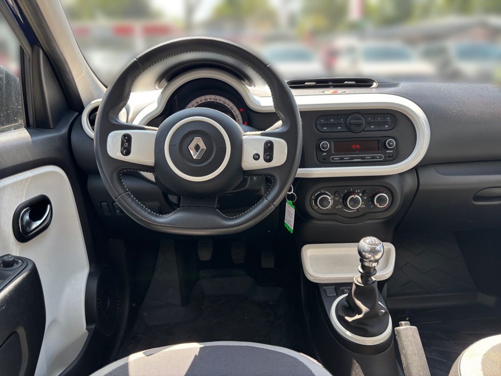 Fahrzeugabbildung Renault Twingo ENERGY TCe 90 Intens *Ganzjahresreifen*