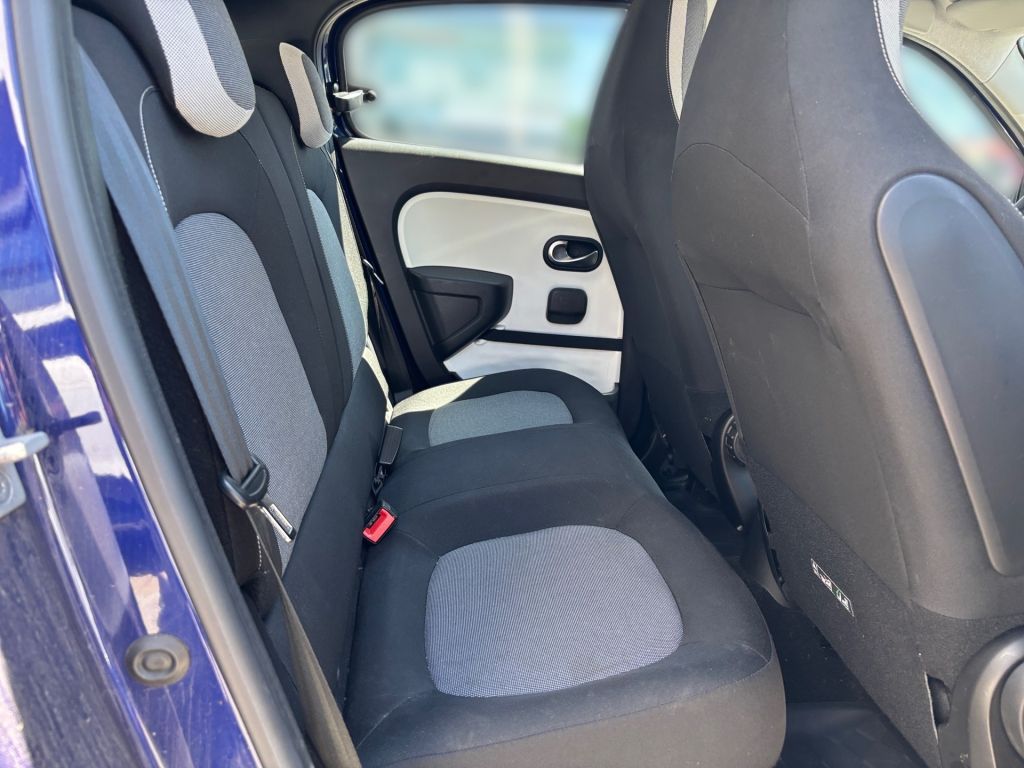 Fahrzeugabbildung Renault Twingo ENERGY TCe 90 Intens *Ganzjahresreifen*