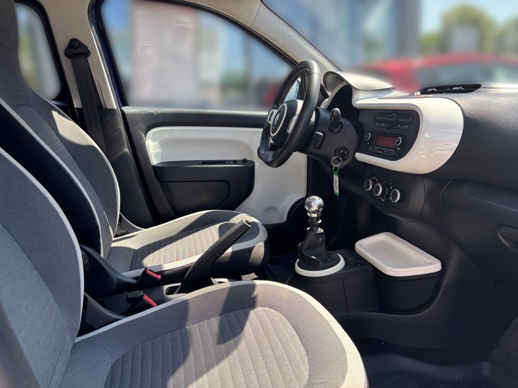 Fahrzeugabbildung Renault Twingo ENERGY TCe 90 Intens *Ganzjahresreifen*