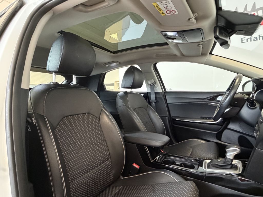 Fahrzeugabbildung Kia XCeed 1.5 T-GDI OPF DCT7  SPIRIT *Pano*Navi-P.*