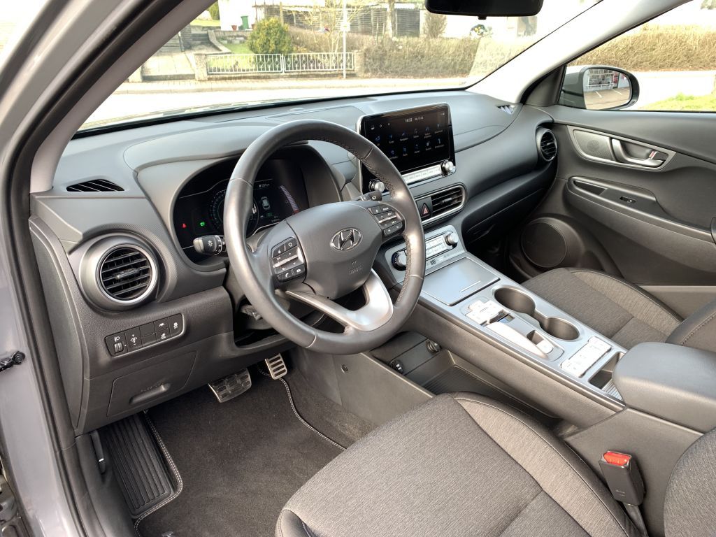Fahrzeugabbildung Hyundai Kona EV Advantage *Ganzjahresreifen* SOH 93,9%*
