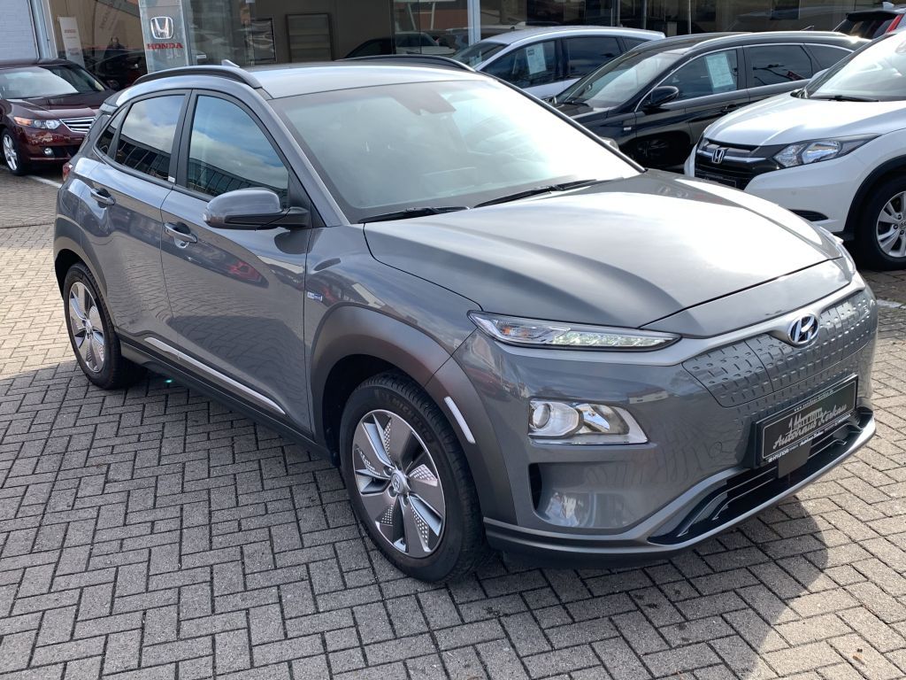 Fahrzeugabbildung Hyundai Kona EV Advantage *Ganzjahresreifen* SOH 93,9%*
