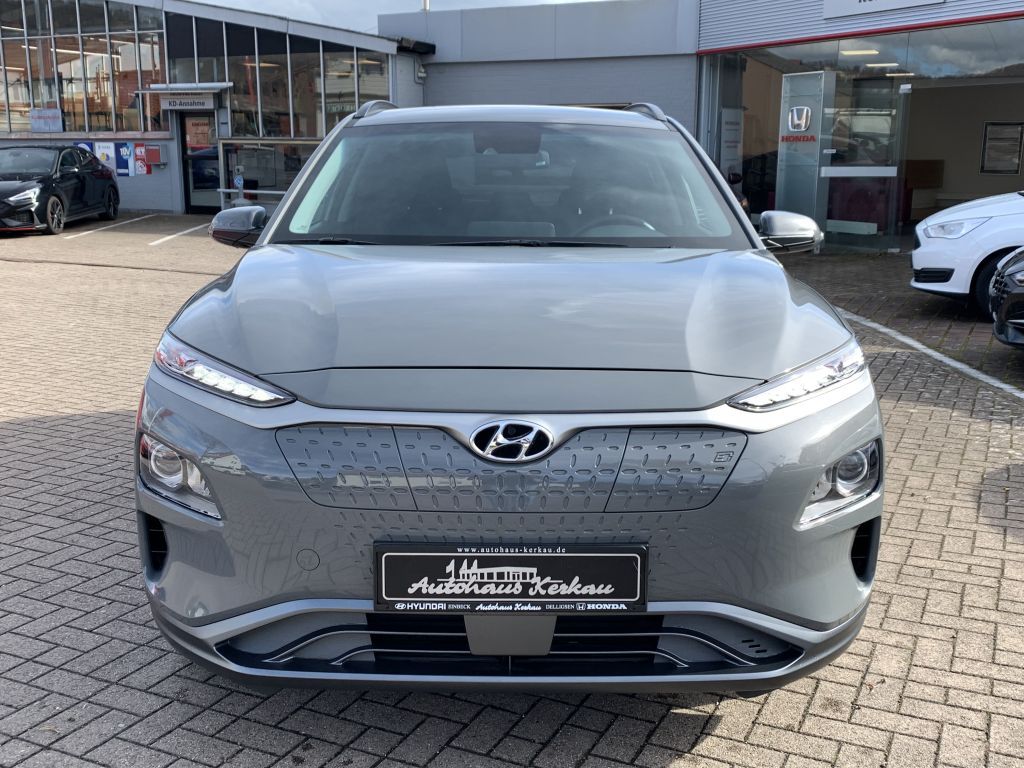 Fahrzeugabbildung Hyundai Kona EV Advantage *Ganzjahresreifen* SOH 93,9%*