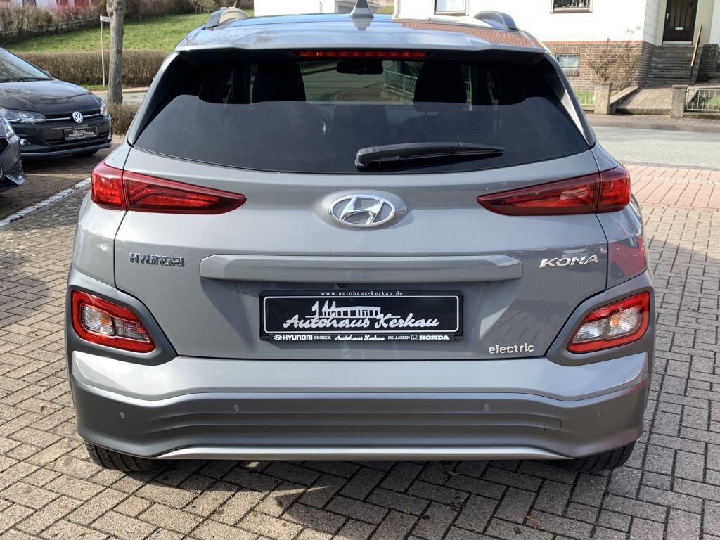 Fahrzeugabbildung Hyundai Kona EV Advantage *Ganzjahresreifen* SOH 93,9%*