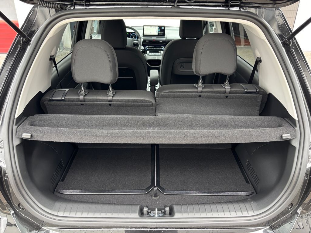 Fahrzeugabbildung Hyundai INSTER 49kWh Trend+LED Paket+Glasdach+